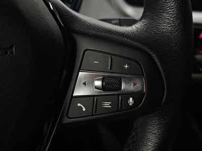 BMW 118 Business (2021) - Foto 12