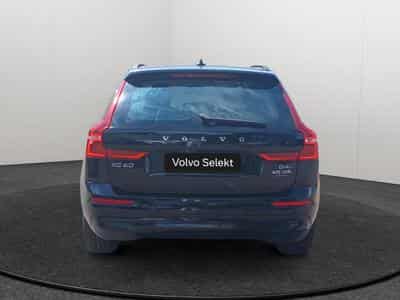 Volvo XC60 B4 AWD Core / Diesel (2022) - Foto 4