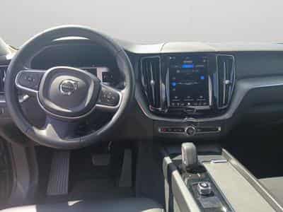 Volvo XC60 B4 AWD Core / Diesel (2022) - Foto 10
