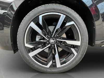 Skoda Kamiq Monte-Carlo+DSG+Park&Go+Pano+P.Ass-Drive+ (2025) - Foto 8