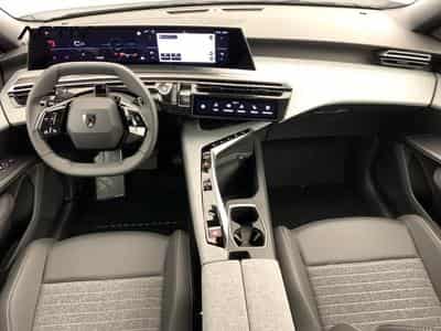 Peugeot 5008 Hybrid 145 e-DCS6 Allure (2026) - Foto 12