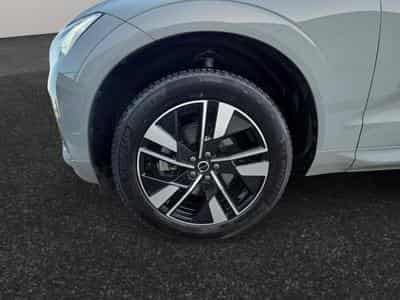 Volvo XC60 Facelift B5 Core / Essence (2025) - Foto 14