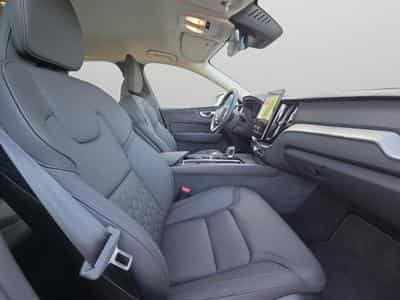 Volvo XC60 Facelift B5 Core / Essence (2025) - Foto 15