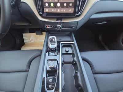 Volvo XC60 T6 Plus Dark / Hybride FACELIFT KIT HIVER INCLUS (2025) - Foto 11