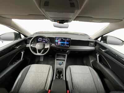 VW Tiguan Life+DSG+P.Design+P.Confort+LM17+Led+P.Select (2026) - Foto 2