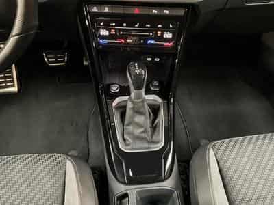 VW T-Roc R-Line+DSG+LM19+IQ-Light+Black-Style+Stand-H.+Keyless (2022) - Foto 12