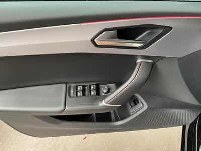 Seat Leon ST+FR+DSG+Matrix-LED+Pano+P.Vision+AHK (2025) - Photo 14