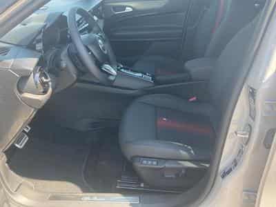 Alfa-Romeo JUNIOR 1.2 IBRIDA 145 SPECIALE E-DCT6 (2026) - Foto 13