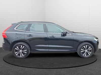 Volvo XC60 B4 AWD Core / Diesel (2022) - Foto 6
