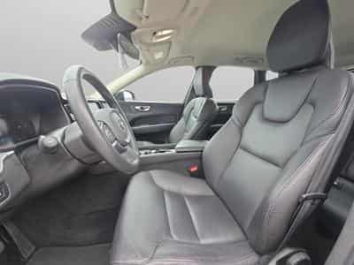 Volvo XC60 B4 AWD Core / Diesel (2022) - Foto 9