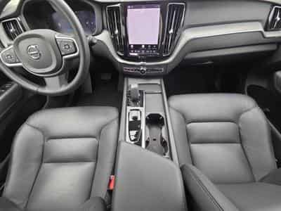 Volvo XC60 B4 AWD Core / Diesel (2022) - Foto 10