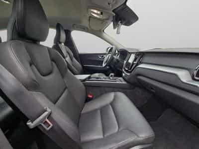 Volvo XC60 B4 AWD Core / Diesel (2022) - Foto 15