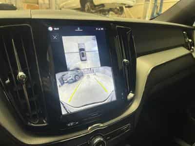 Volvo XC60 T6 Black Edition Plus TOIT PANO MARCHE PIEDS (2025) - Foto 9