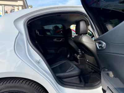 Alfa-Romeo Giulia 2.0 Turbo 280 AT Q4 Veloce (2019) - Foto 10
