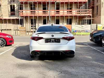 Alfa-Romeo Giulia 2.0 Turbo 280 AT Q4 Veloce (2019) - Foto 5
