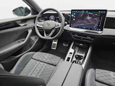 VW Passat 2.0 TDi DSG 150 R-Line (2025) - Photo 8
