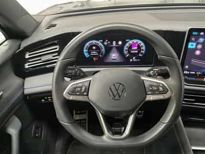VW Tiguan R-Line+DSG+AHK+P.Confort+LM20+MatrixHD+P.Info.+Black-Style (2025) - Foto 10