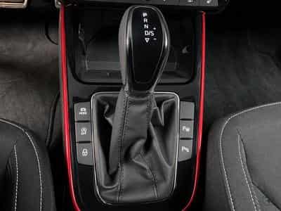 Skoda Fabia Monte-Carlo+DSG+Kessy-Full+LM18+P.Charging+P.Park&go+P.Famil (2025) - Photo 12