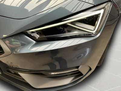 Seat Leon Sportstourer+FR+DSG+P.Vision+Matrix-Led+P.Safe+Connectivity- (2025) - Foto 9