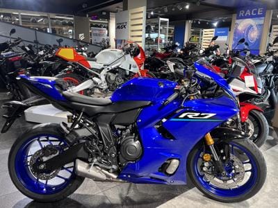 Yamaha R7 (2026) - Photo 9
