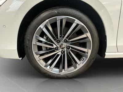 Skoda Superb L&K+DSG+4x4+AHK+LM19+Head-up+Pano+Led+Navi+DAB (2024) - Photo 8