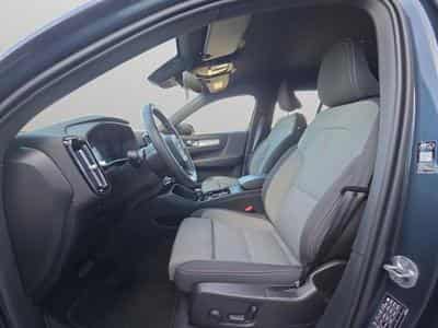 Volvo XC40 B3 Plus Dark / Essence 2026 (2025) - Photo 9