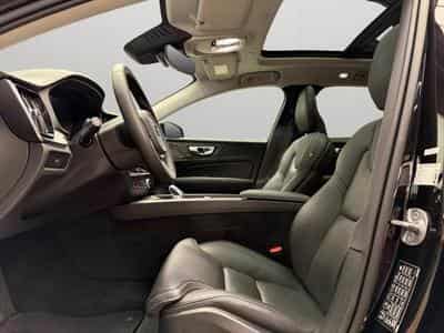 Volvo V60 B4 Plus Dark / Essence (2025) - Photo 10
