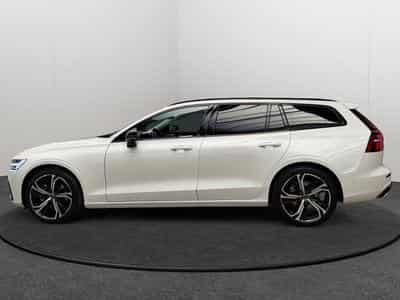 Volvo V60 B4 Ultra Dark / Essence (2025) - Photo 2