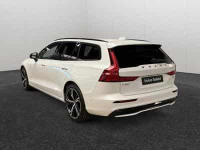 Volvo V60 B4 Ultra Dark / Essence (2025) - Photo 3