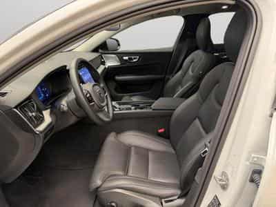 Volvo V60 B4 Ultra Dark / Essence (2025) - Photo 9