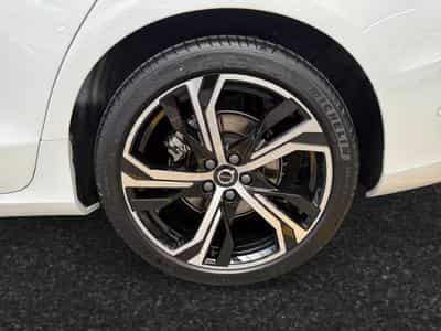 Volvo V60 B4 Ultra Dark / Essence (2025) - Photo 14