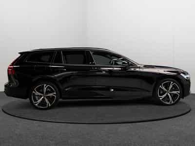 Volvo V60 B4 Ultra Dark / Essence (2025) - Photo 7