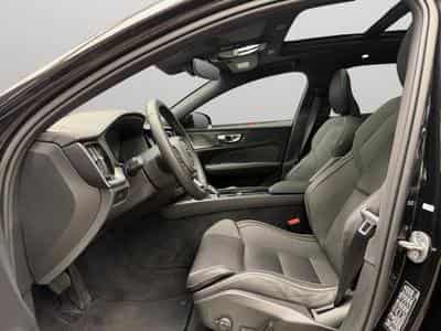Volvo V60 B4 Ultra Dark / Essence (2025) - Photo 10