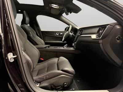 Volvo V60 B4 Ultra Dark / Essence (2025) - Photo 15