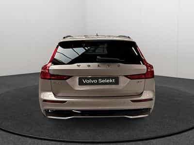 Volvo V60 B4 Plus Dark / Essence 2026 (2025) - Photo 4