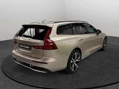 Volvo V60 B4 Plus Dark / Essence 2026 (2025) - Photo 5