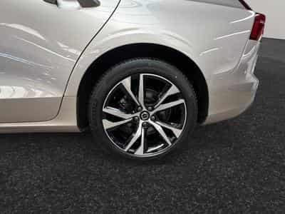 Volvo V60 B4 Plus Dark / Essence 2026 (2025) - Photo 14