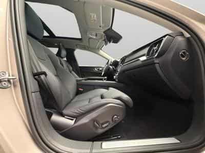 Volvo V60 B4 Plus Dark / Essence 2026 (2025) - Photo 15