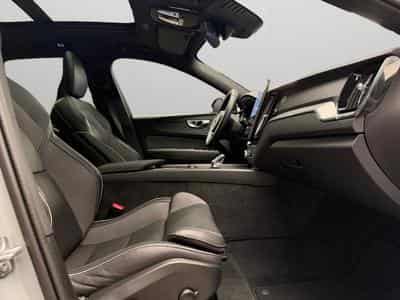 Volvo XC60 Facelift B5 AWD Plus Black Edition / Essence 2026 (2025) - Photo 15