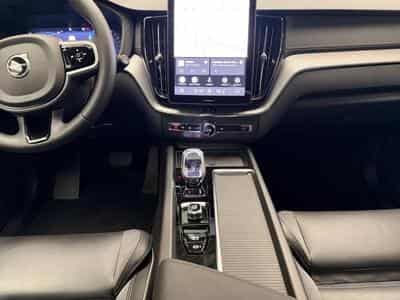 Volvo XC60 Facelift B5 AWD Black Edition Ultra / Essence 2026 (2025) - Photo 11
