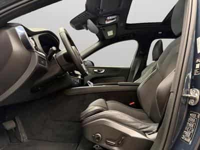 Volvo XC60 Facelift B5 AWD Black Edition Ultra / Essence 2026 (2025) - Photo 9