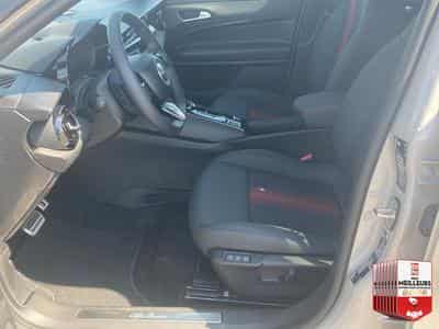 Alfa-Romeo JUNIOR 1.2 IBRIDA 145 SPECIALE E-DCT6 (2026) - Foto 13