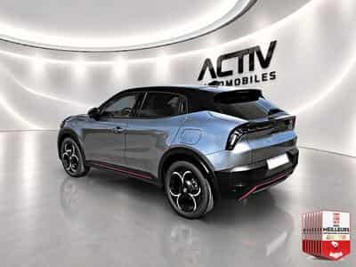 Alfa-Romeo JUNIOR 1.2 IBRIDA 145 SPECIALE E-DCT6 (2026) - Foto 5