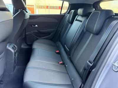 Peugeot 308 1.2 PURETECH 130CH S&S ALLURE (2023) - Foto 6
