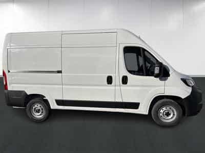 Peugeot Boxer tôlé 335 L2H2 (2025) - Foto 8