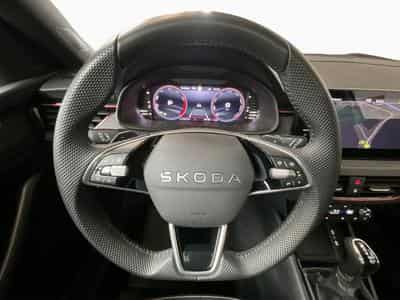 Skoda Kamiq Monte-Carlo+DSG+Pano+LED (2025) - Foto 10