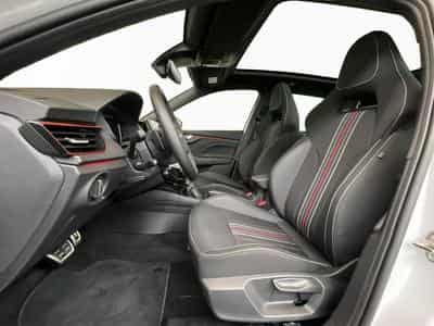 Skoda Kamiq Monte-Carlo+DSG+Pano+LED (2025) - Foto 9