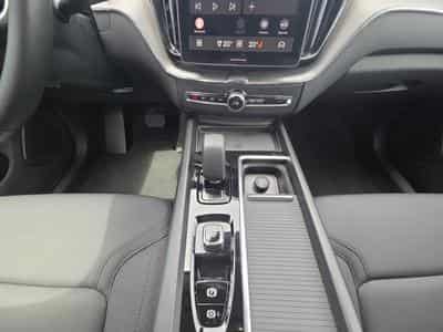 Volvo XC60 B5 Core / Essence (2025) - Foto 10