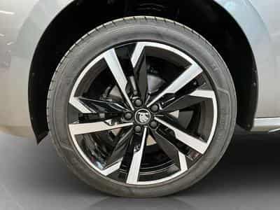 Skoda Kamiq Monte-Carlo+DSG+P.Assisted+LM18+P.Park (2025) - Foto 8