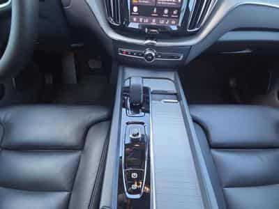 Volvo XC60 B4 Plus Dark / Essence (2024) - Foto 10